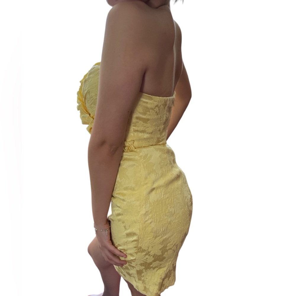 Maggy London Yellow floral Satin like Strapless Dress w/ ruffle top Size 4 - Picture 5 of 12